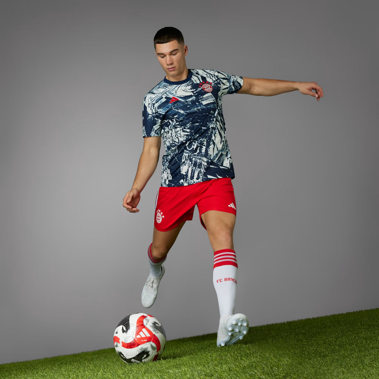 adidas FC Bayern Pre-Match Jersey Off White / Night Indigo