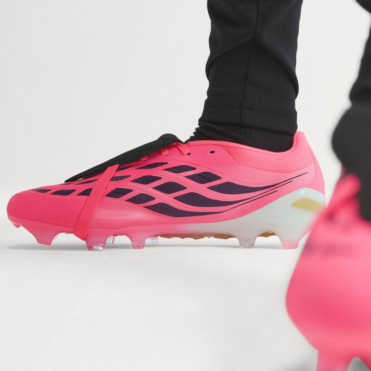 Tacos de Fútbol para Terreno Firme con Lengüeta Plegable para Hombre adidas Predator Pro - Turquesa