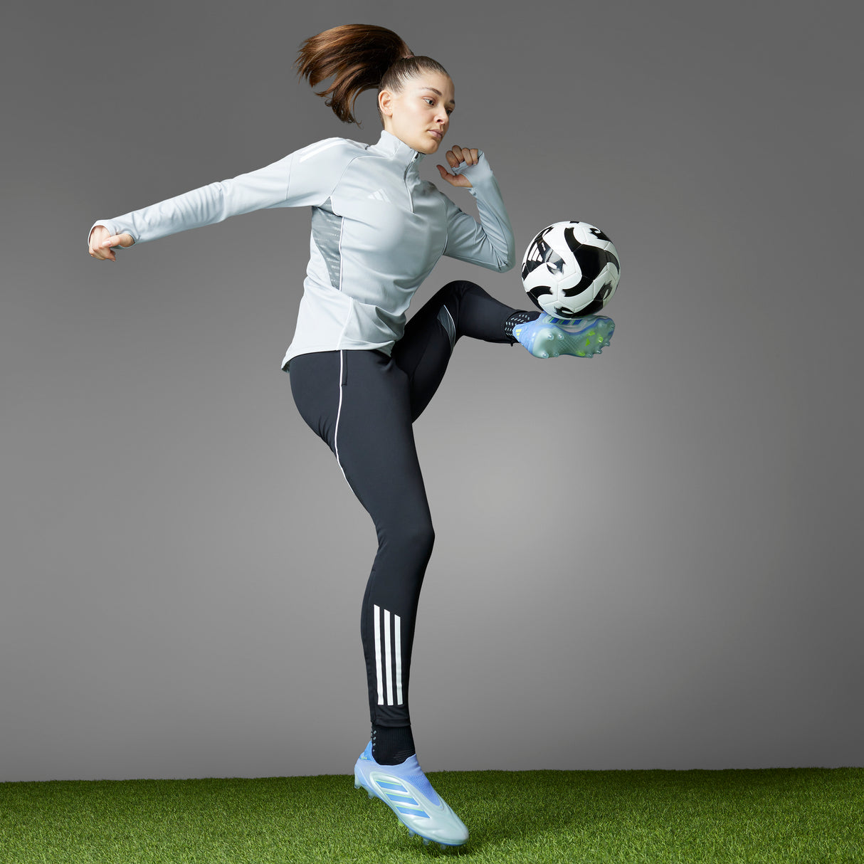 Botas de fútbol para terreno firme sin cordones adidas Copa Pure 3 Elite en color azul