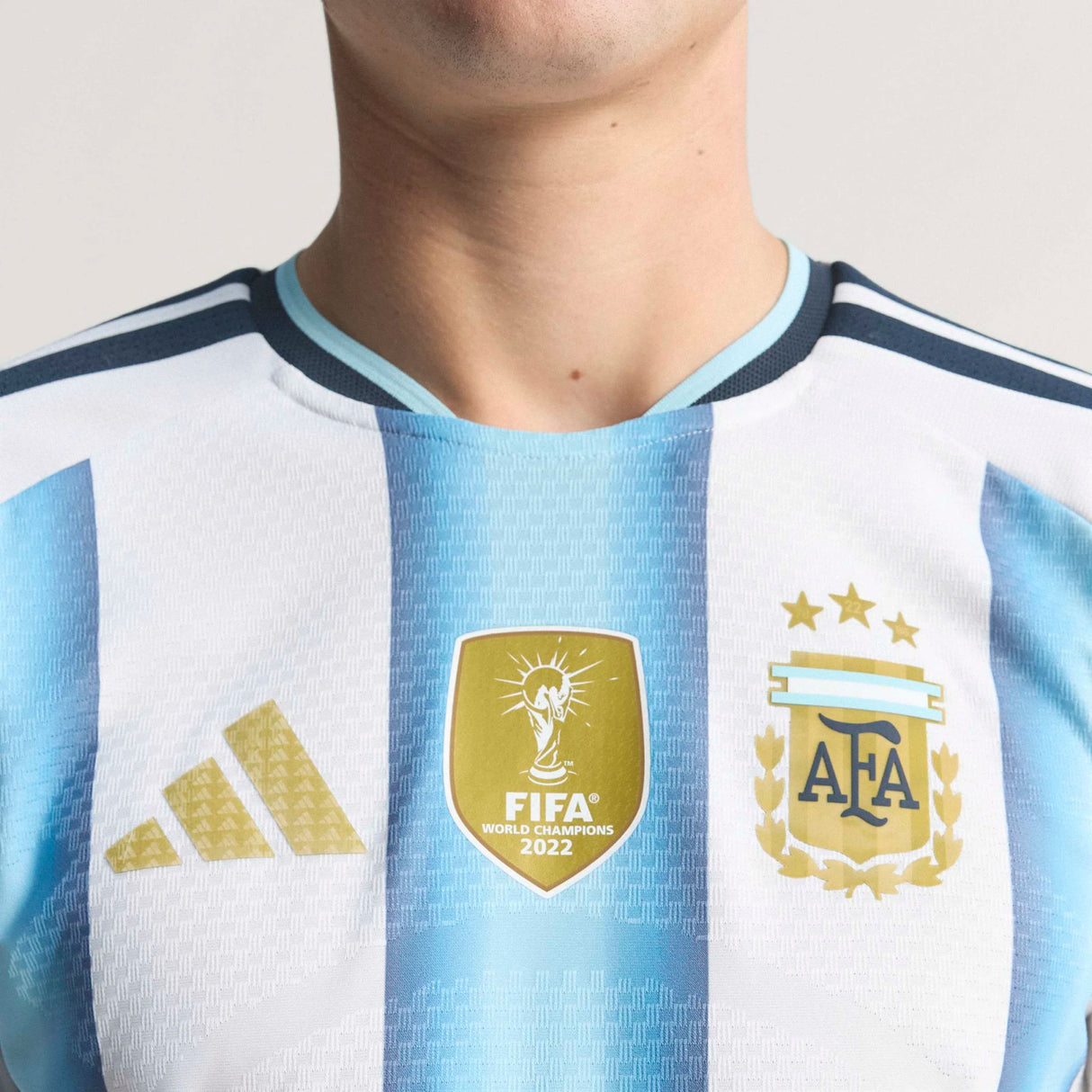 adidas Camiseta de Fútbol Auténtica Argentina de Local para Hombre 26 - Blanco/Azul