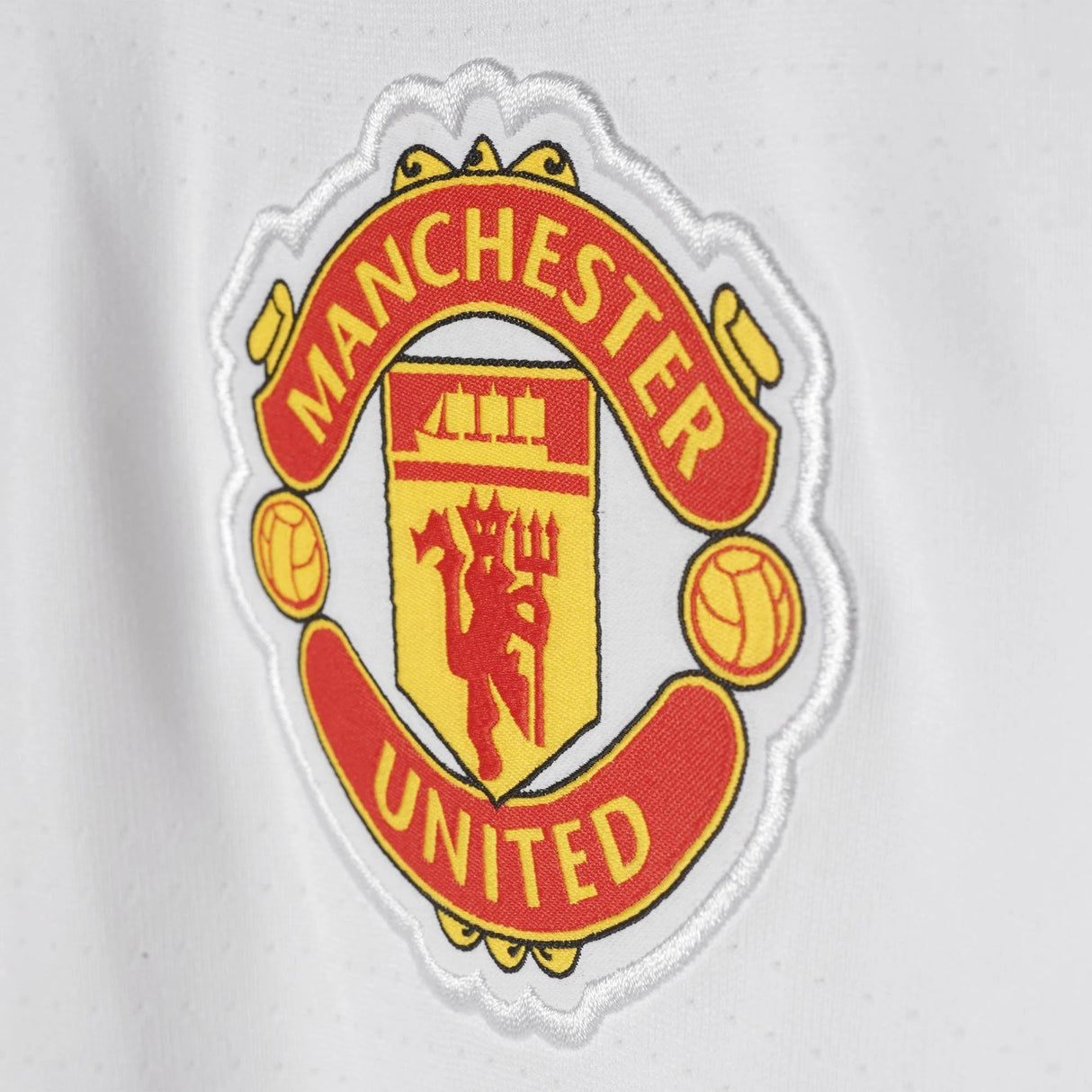 adidas Manchester United Away Jersey 15 - White - Best Buy Soccer