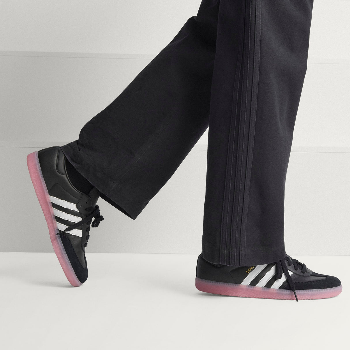 adidas Samba Juventus IN Men's Soccer Shoes - Black/White/Pink - Best Buy Soccer