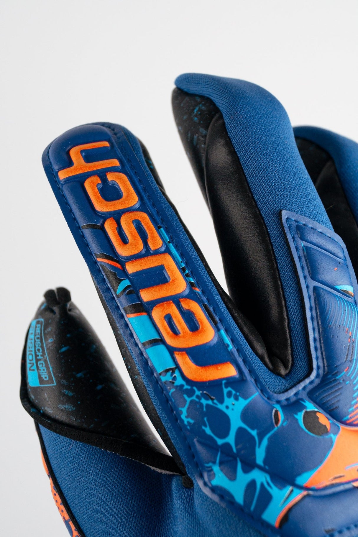 Reusch Attrakt Fusion Strapless Adaptiveflex Goalkeeper Gloves Blue/Orange/Black - Best Buy Soccer