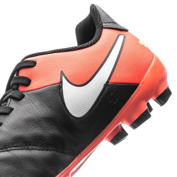 Botas de fútbol para terreno firme Nike Tiempo Genio II Leather (FG) para hombre, color negro, blanco y naranja
