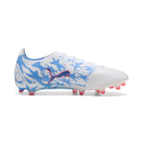 Botas de fútbol PUMA Ultra 6 Match KidSuper X CP FG/AG para hombre, terreno firme/artificial - Blanco/Rosa/Azul