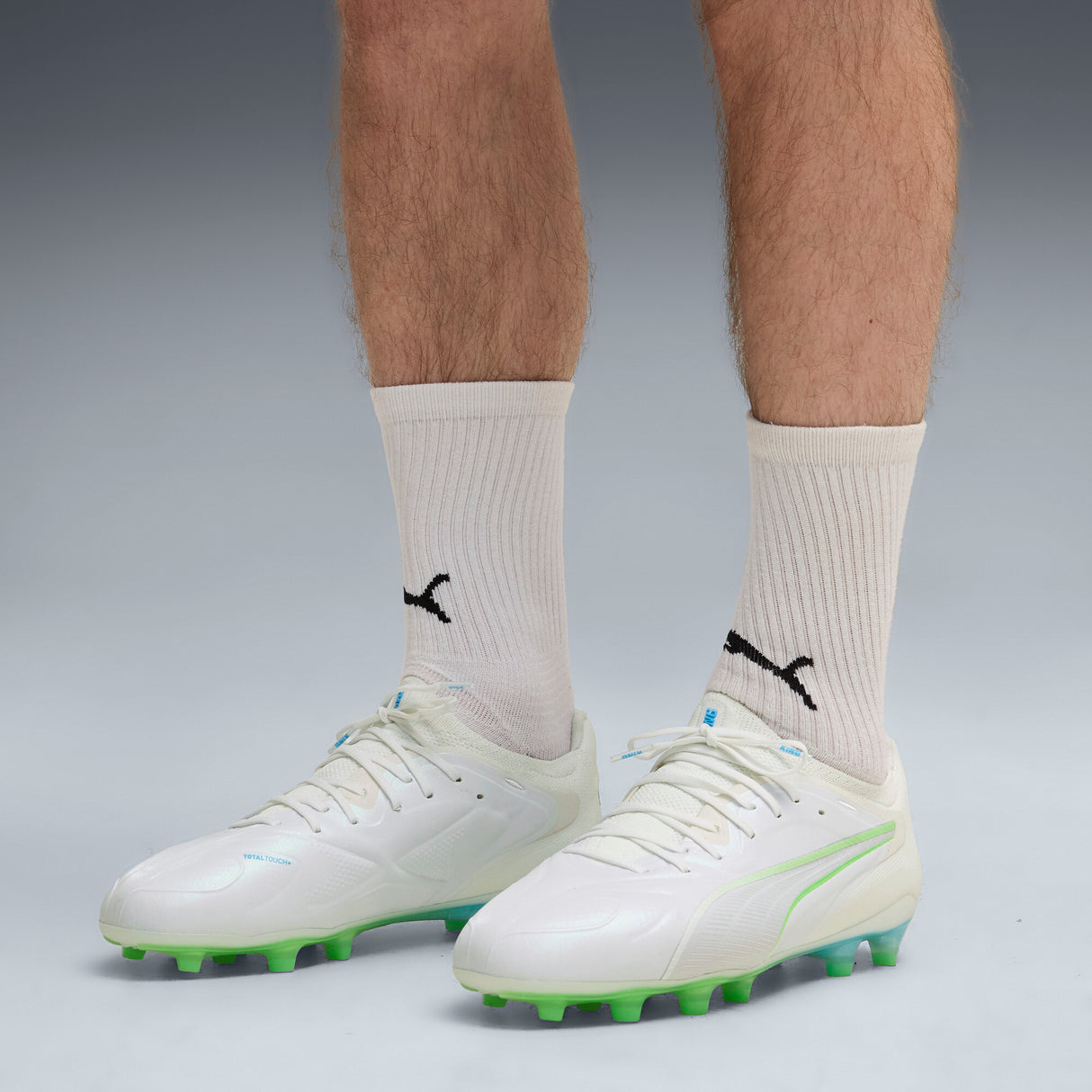 PUMA King 20 Ultimate White FG/AG Firm Ground/Artificial Ground Men's Soccer Cleats - White/Blue/Green