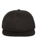 Gorra negra con cierre a presión Yupoong
