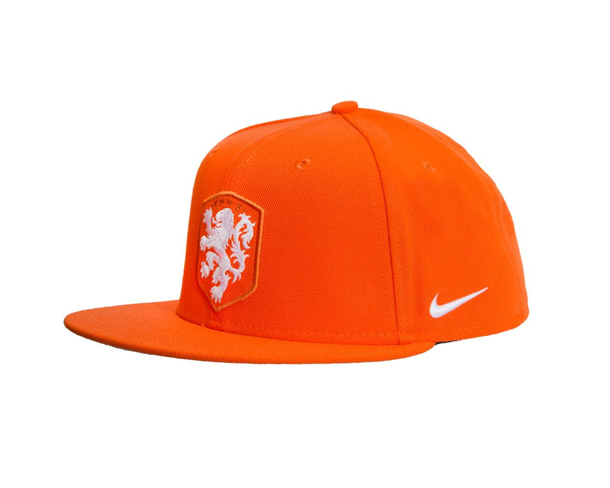 Gorra Nike Holanda color naranja intenso