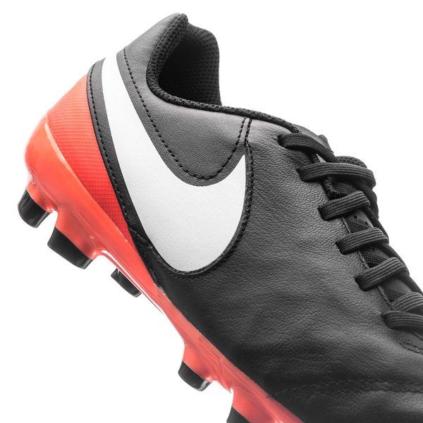 Botas de fútbol para terreno firme Nike Tiempo Genio II Leather (FG) para hombre, color negro, blanco y naranja