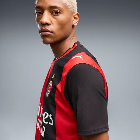 PUMA Camiseta de Fútbol de Local AC Milan para Hombre 2026 - Negro/Rojo