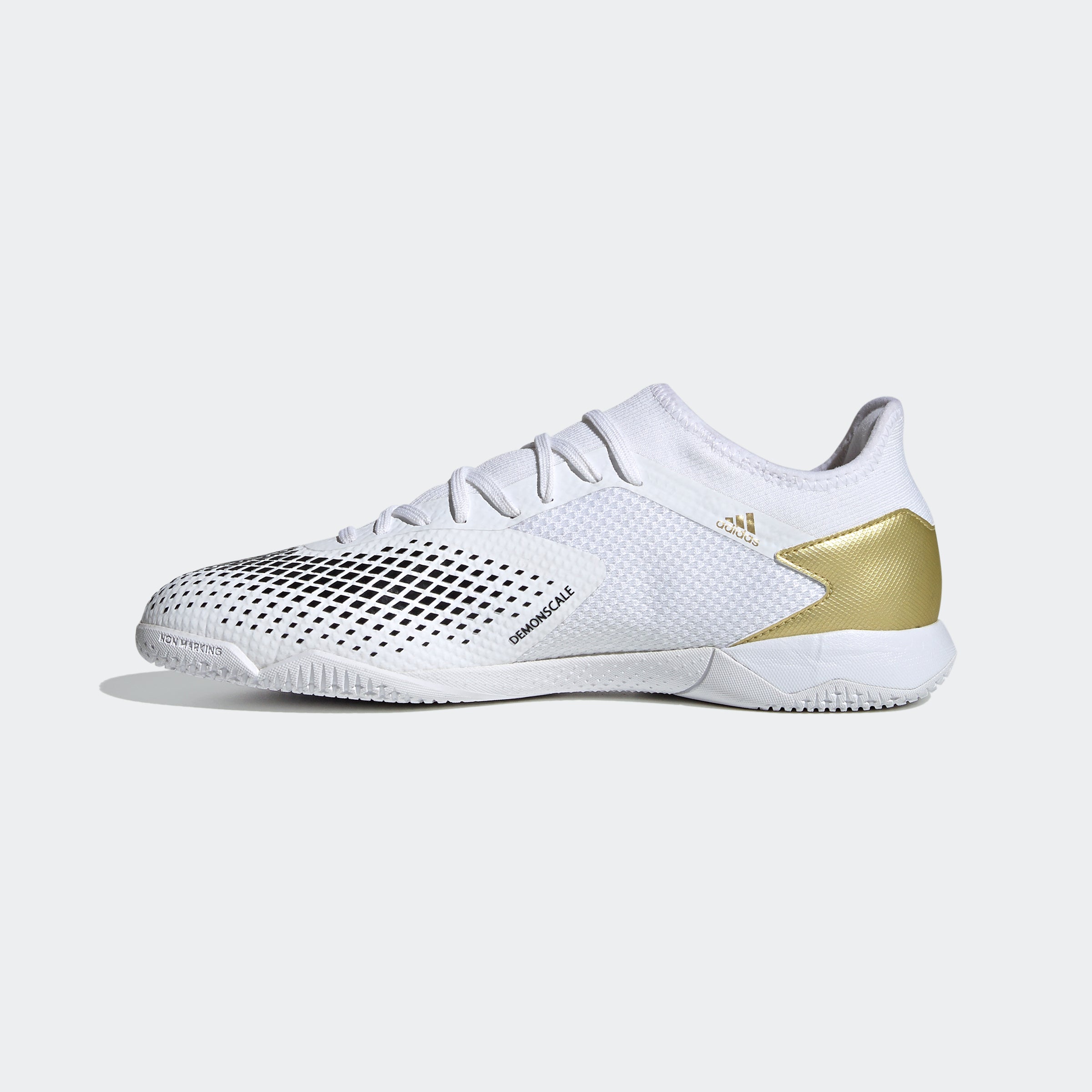 Botas de fútbol sala adidas Predator Mutator 20.3 Low en blanco, dorado y negro