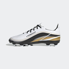 Botas de fútbol para terreno firme adidas Game Mode FG J para niños en blanco, dorado y negro