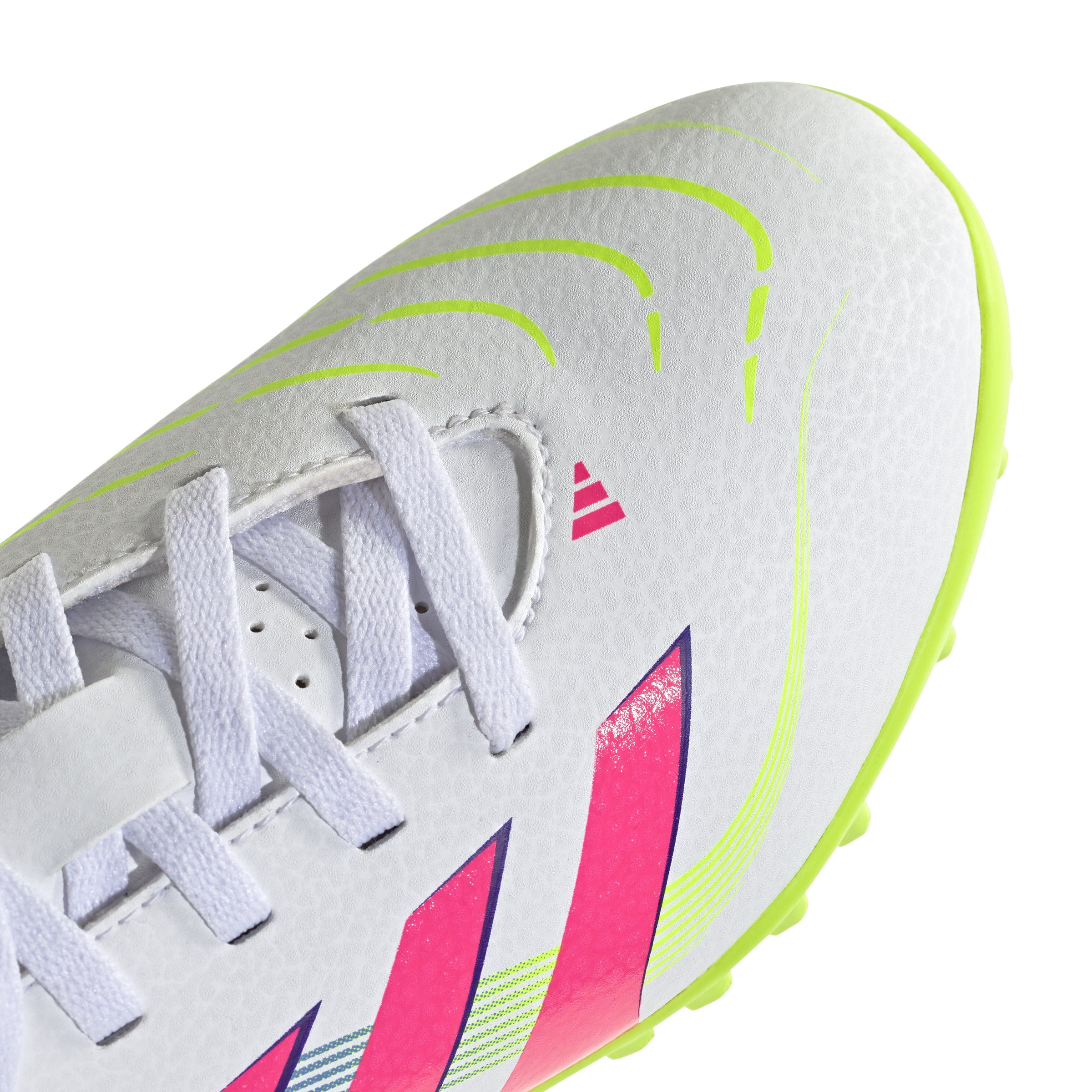 Botas de fútbol adidas Predator Club Turf para niños, color blanco y rosa