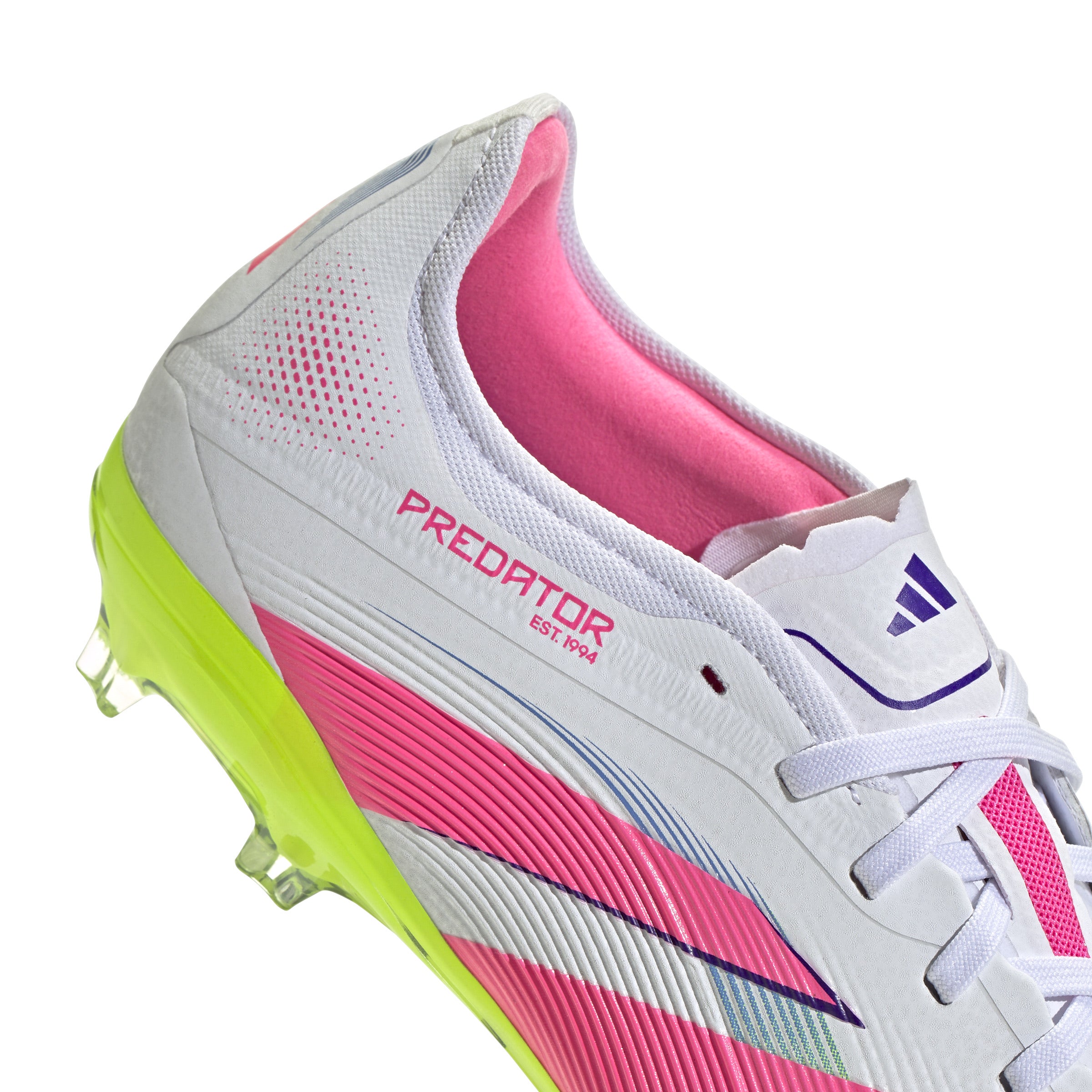 Botas de fútbol para terreno firme adidas Predator Pro, color blanco