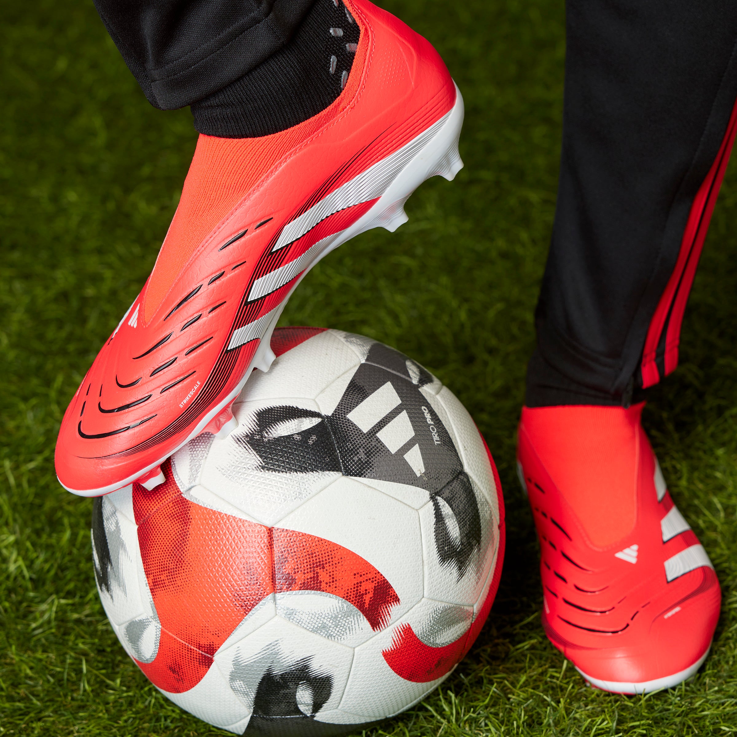 adidas Predator League Laceless FG/MG Firm/Multi-Ground Boots Red