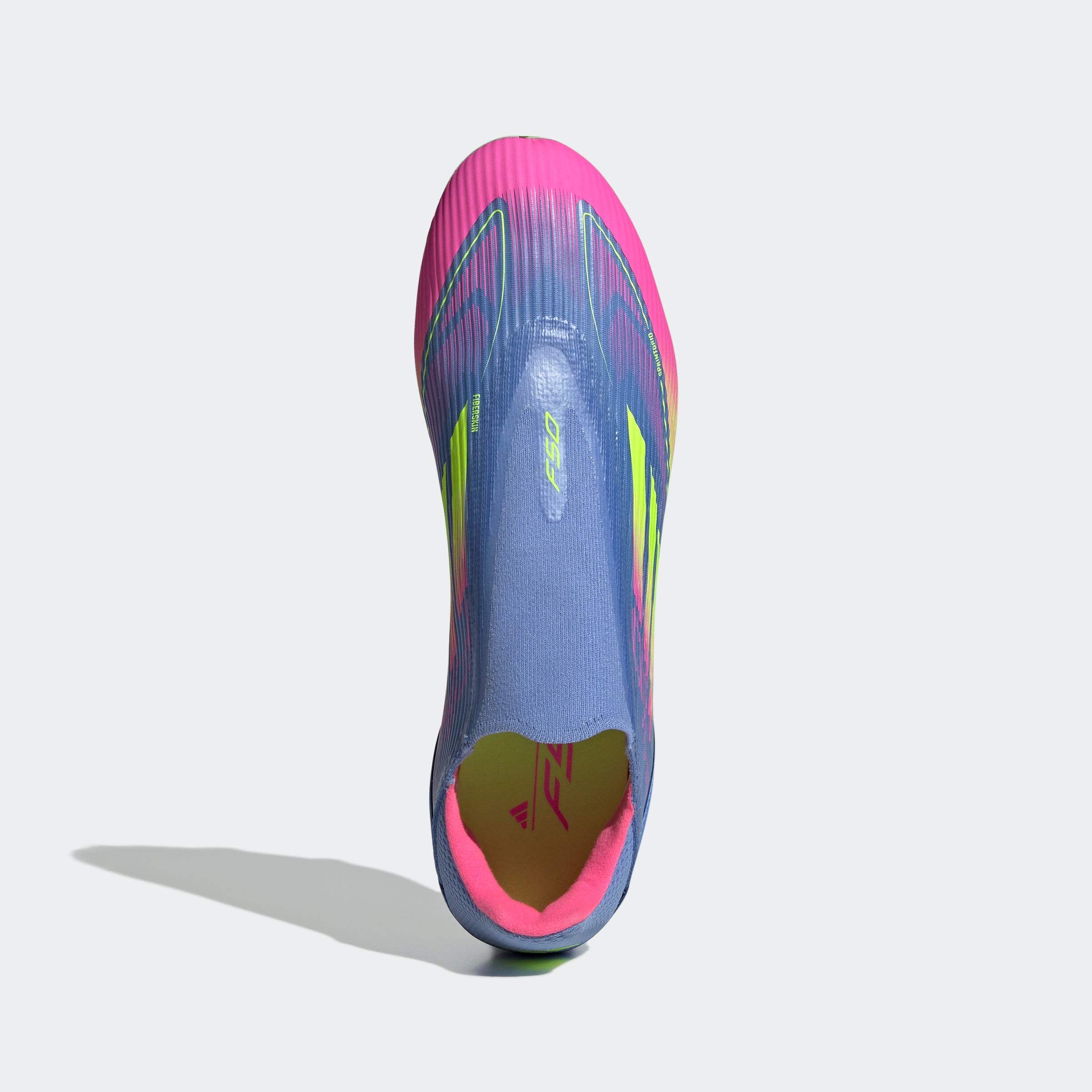 Botas de fútbol adidas F50 League sin cordones para terreno firme y multisuperficie en azul y limón