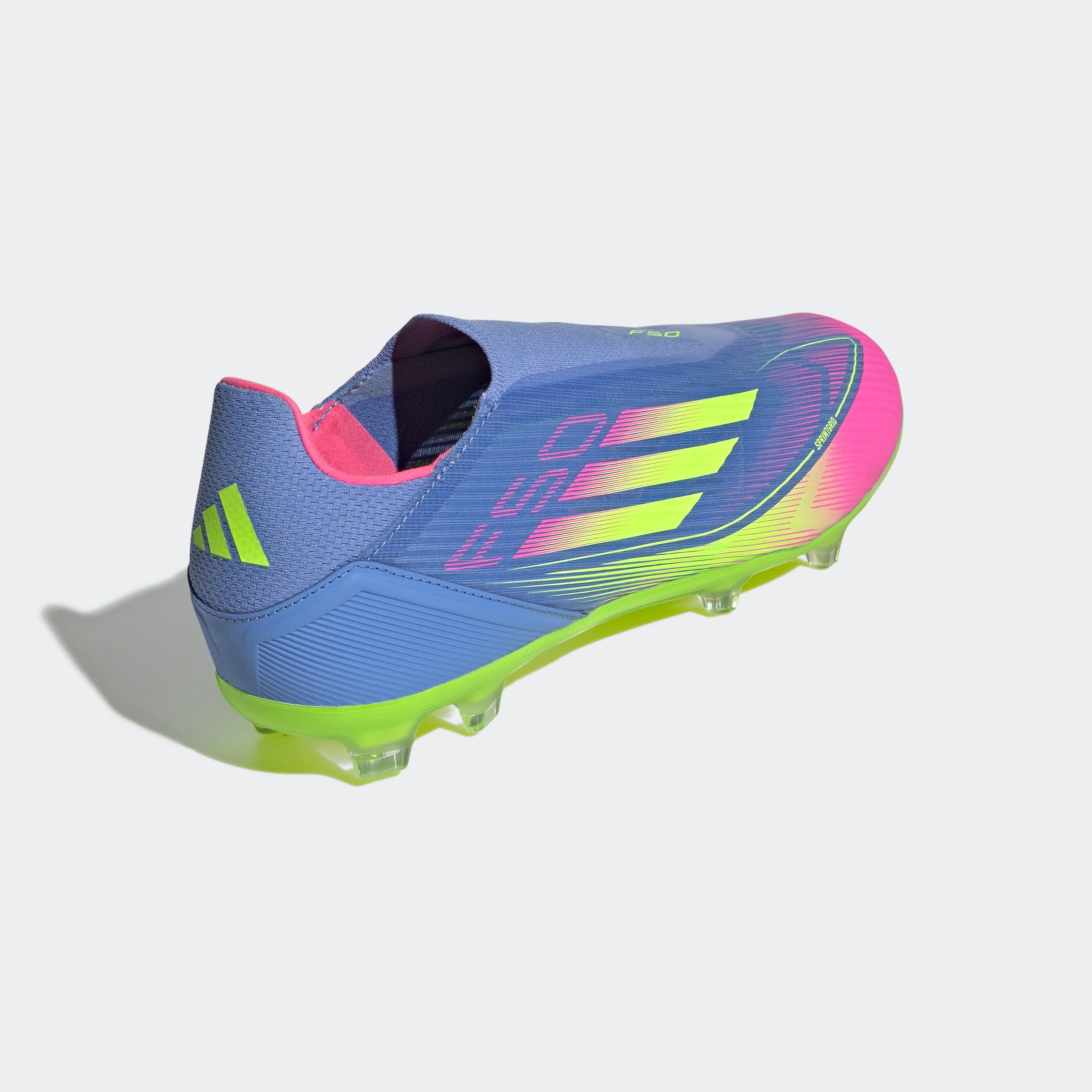 Botas de fútbol adidas F50 League sin cordones para terreno firme y multisuperficie en azul y limón