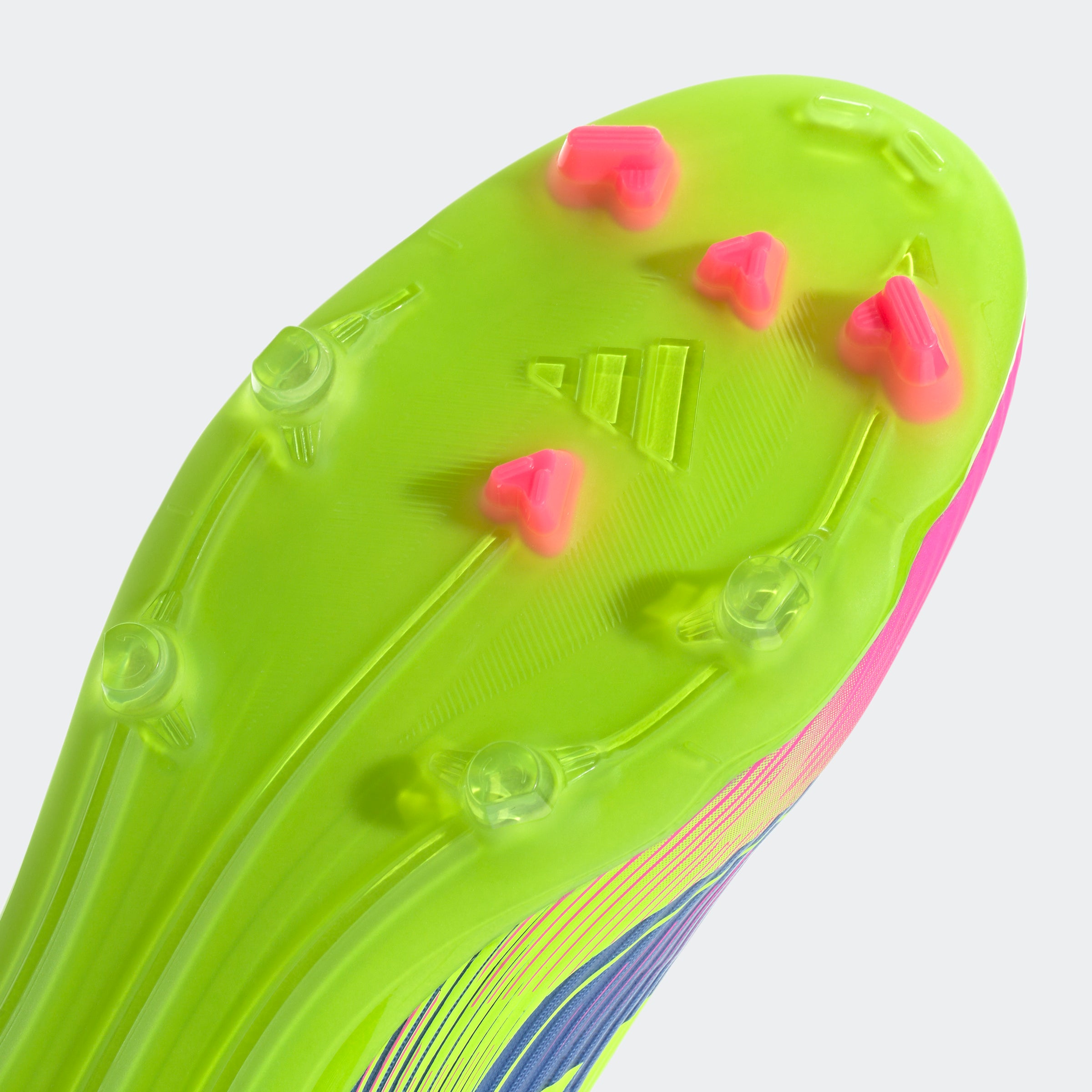 Botas de fútbol adidas F50 League sin cordones para terreno firme y multisuperficie en azul y limón