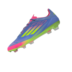 Botas de fútbol para terreno firme adidas F50 Pro en color azul