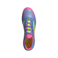 Botas de fútbol para terreno firme adidas F50 Pro en color azul