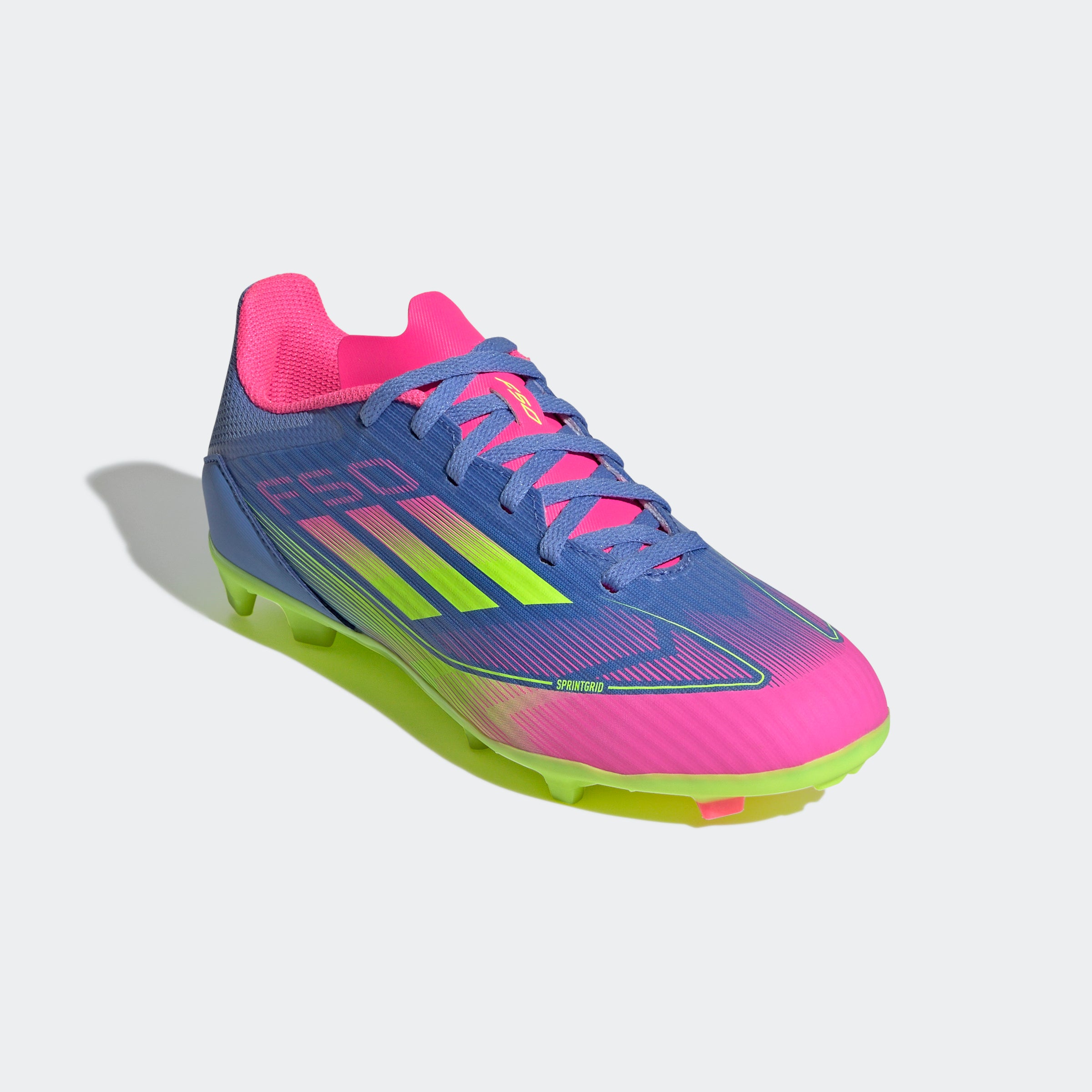 Botas de fútbol para terreno firme y multisuperficie adidas F50 League para niños en azul