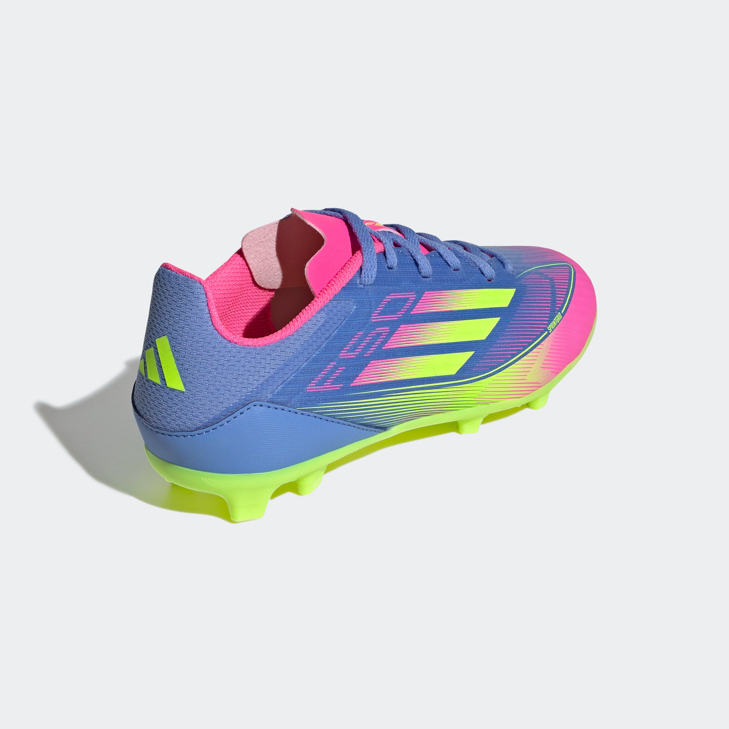 Botas de fútbol para terreno firme y multisuperficie adidas F50 League para niños en azul