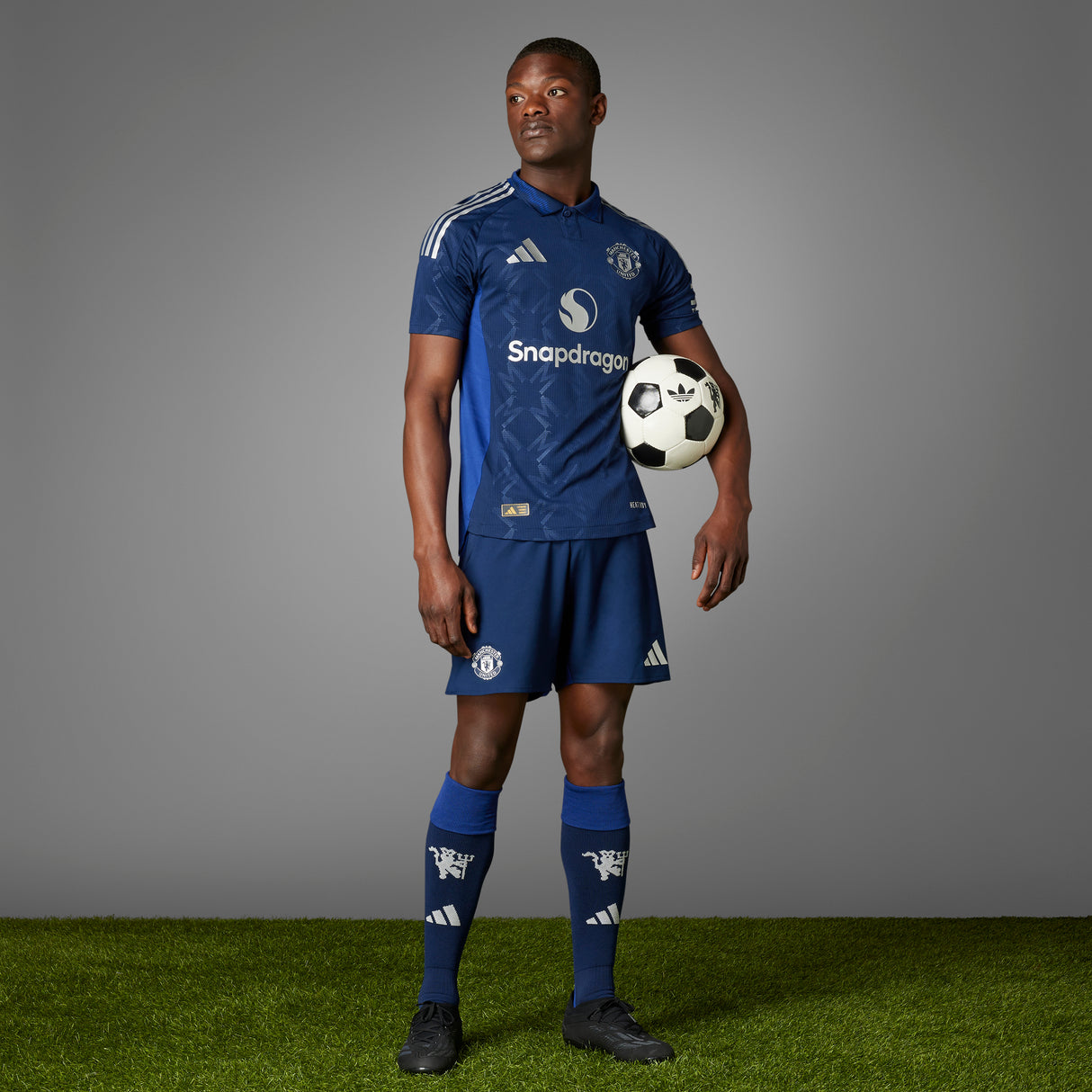 adidas Manchester United Away Authentic Men´s Soccer Jersey 24/25 - Night Indigo/White