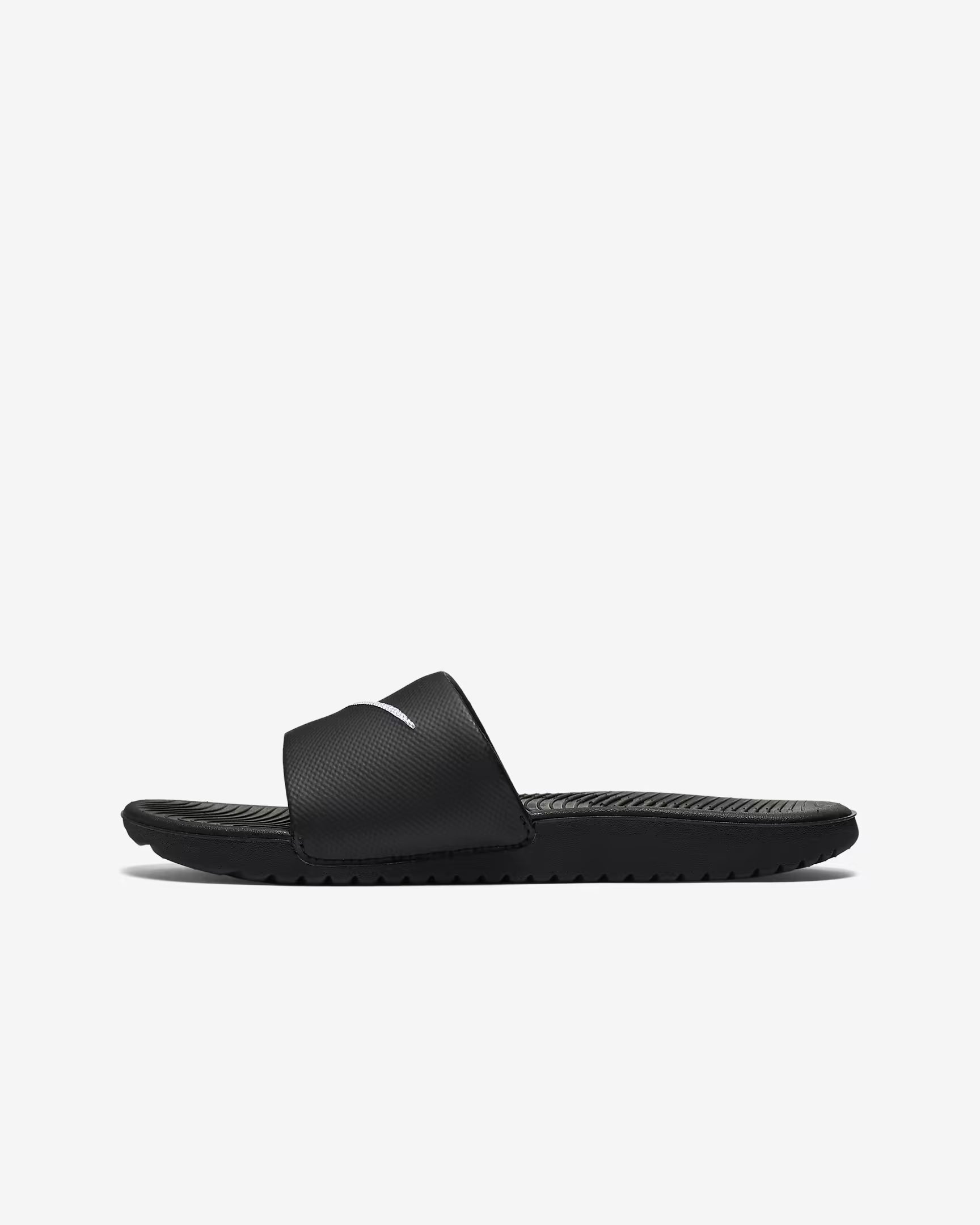 Chanclas Nike Kawa para niños en negro y blanco