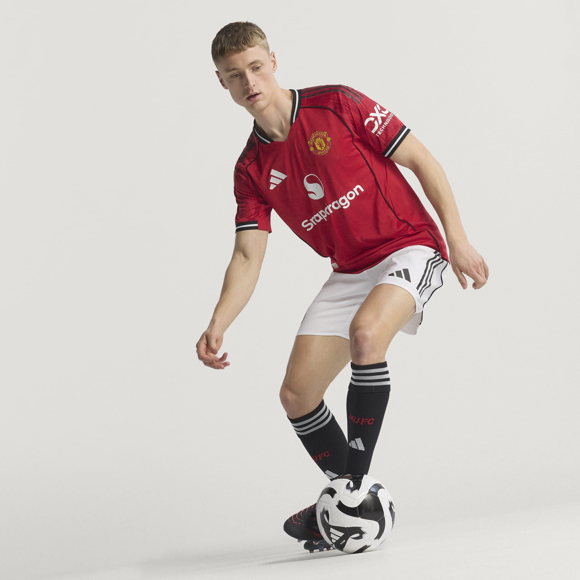 adidas Manchester United Home Authentic Men's Soccer Jersey 25/26 - Red - Best Buy Soccer