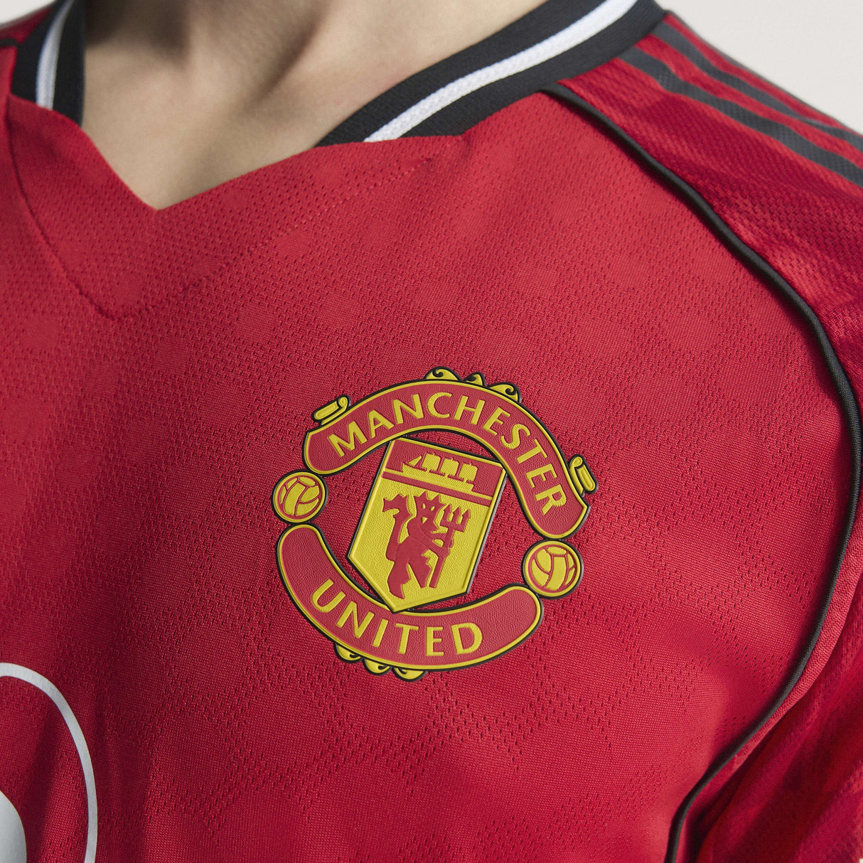 adidas Manchester United Home Authentic Men's Soccer Jersey 25/26 - Red - Best Buy Soccer
