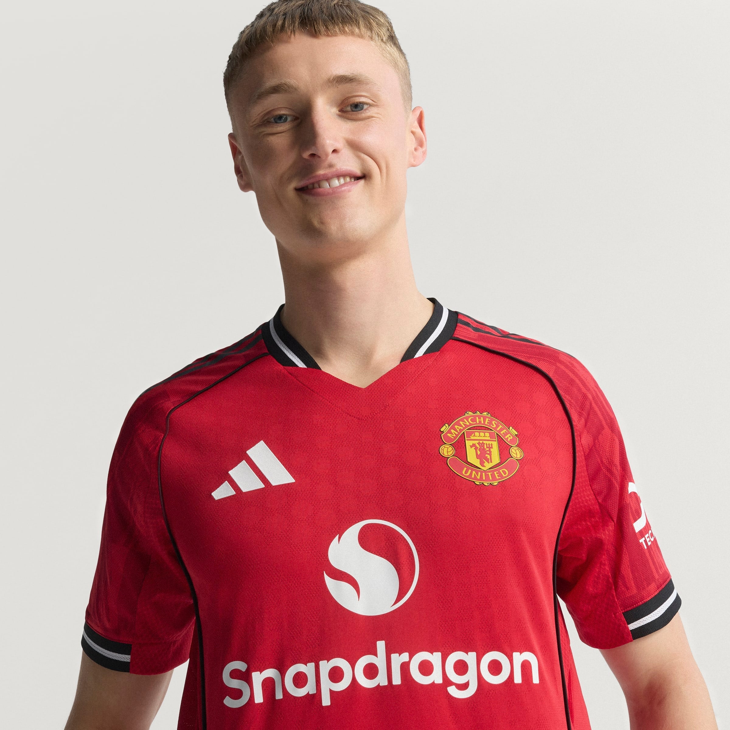 adidas Manchester United Home Authentic Men's Soccer Jersey 25/26 - Red - Best Buy Soccer