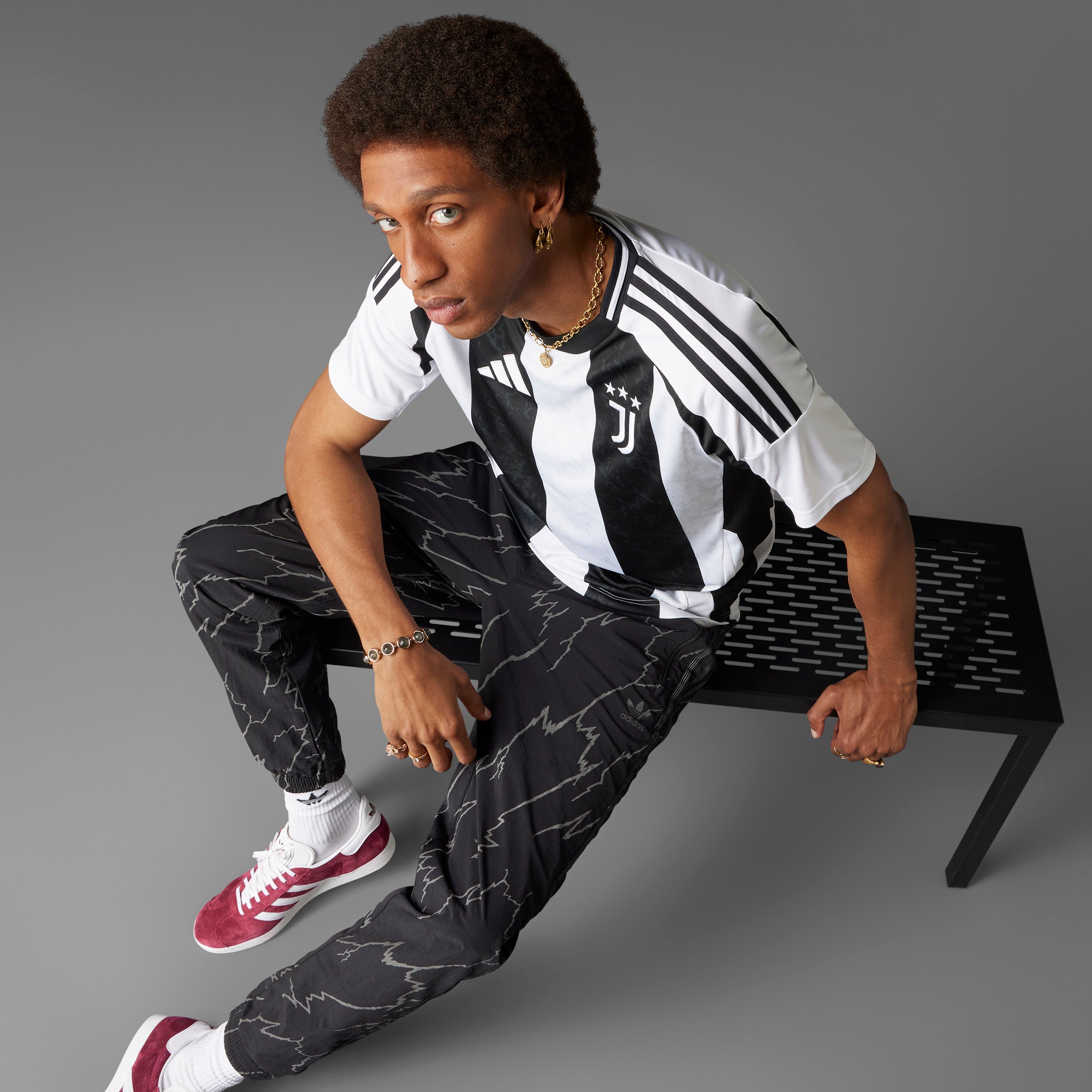 adidas Men's Juventus Home Jersey 24 - Best Buy Soccer