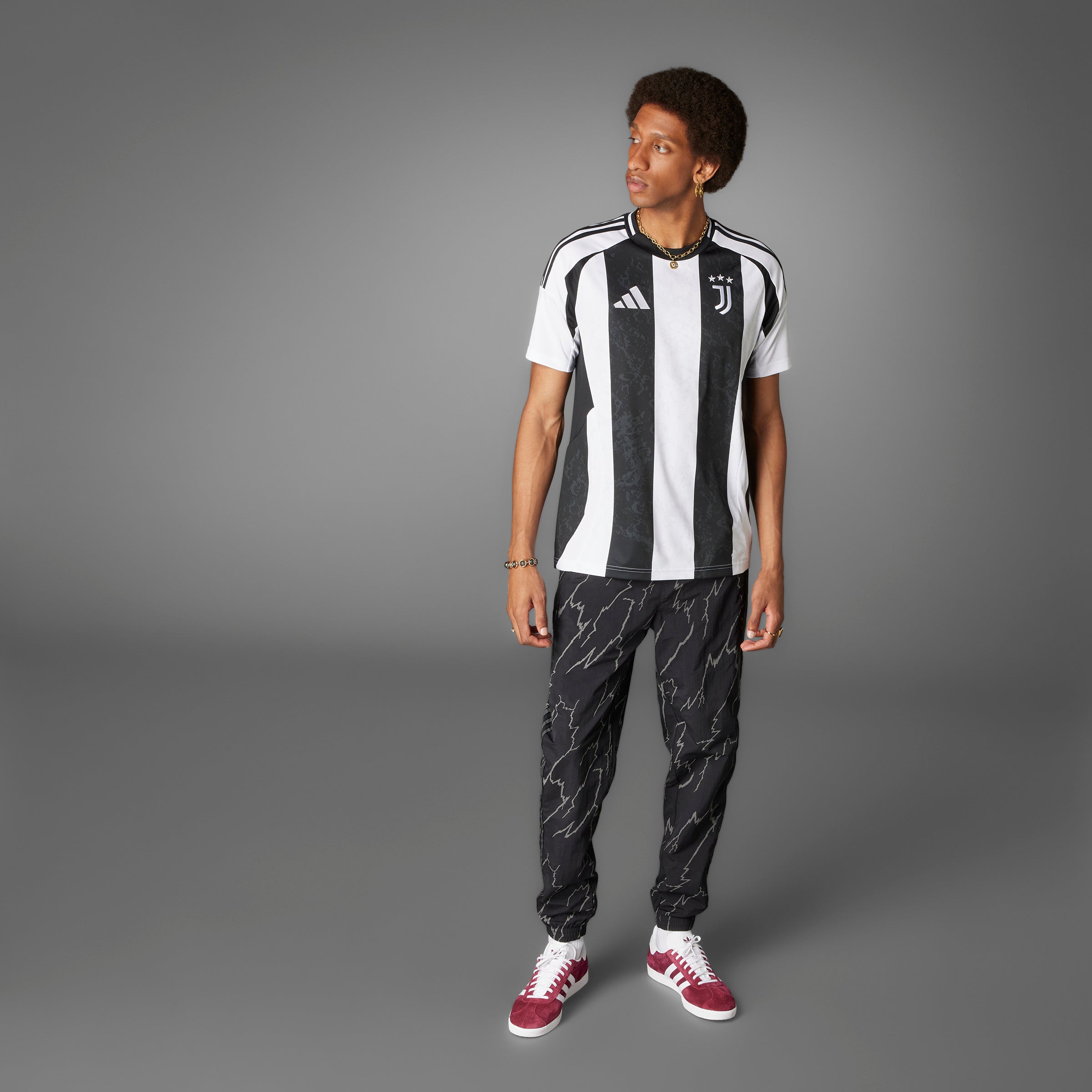 adidas Men's Juventus Home Jersey 24 - Best Buy Soccer