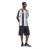 adidas Men's Juventus Home Jersey 25/26 White/Black - Best Buy Soccer