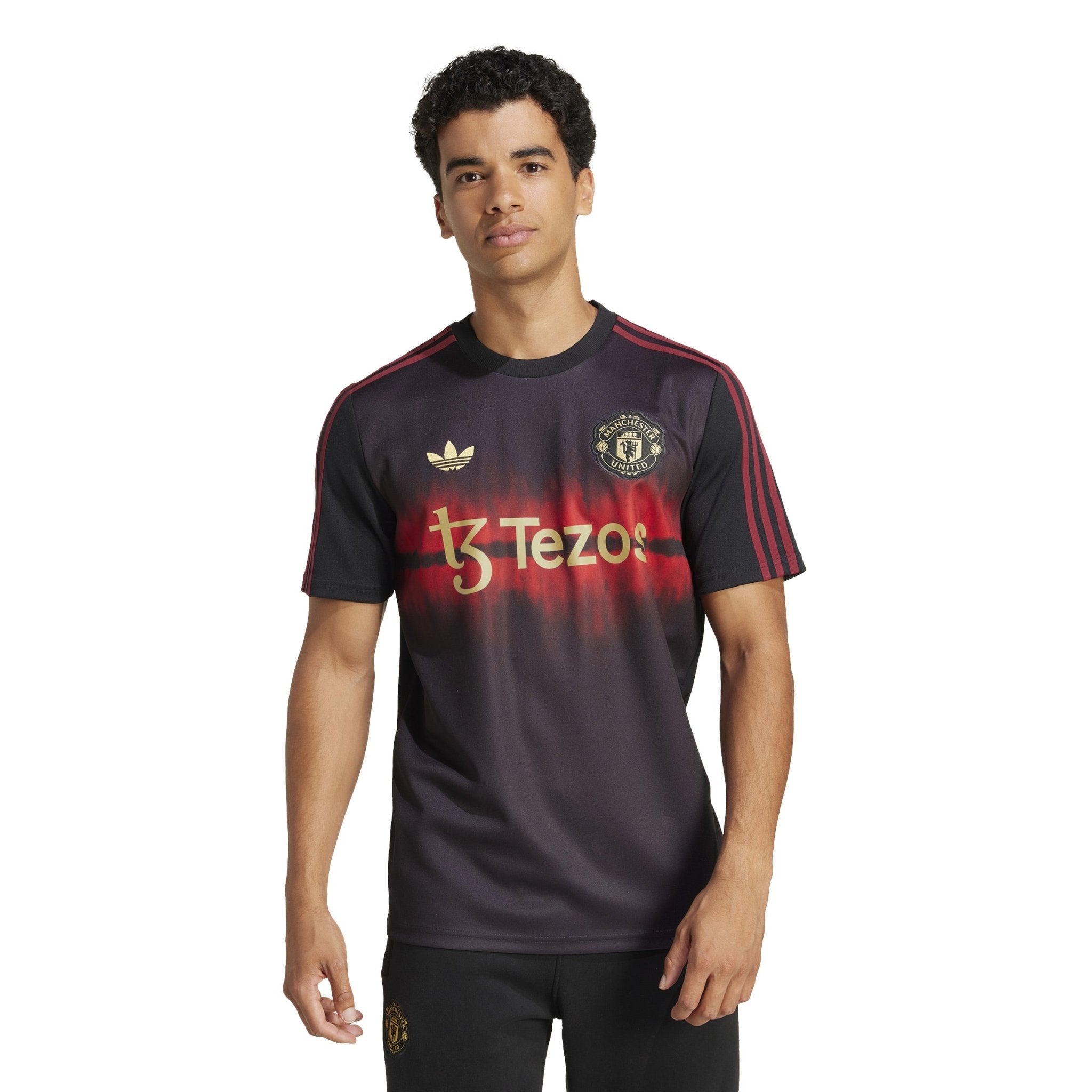 【adidas】マンU MANCHESTER UNITED CNY スウェットシャツ adidas Manchester United CNY Crew Neck Sweatshirt | WeGotSoccer