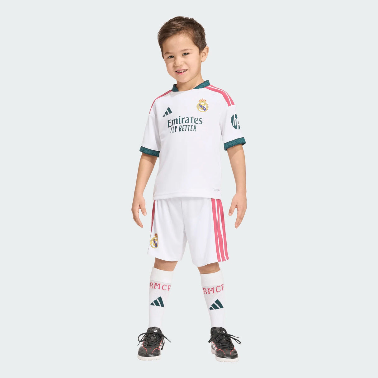 adidas Real Madrid Home Soccer Mini Kids Set 26/27 - White - Best Buy Soccer