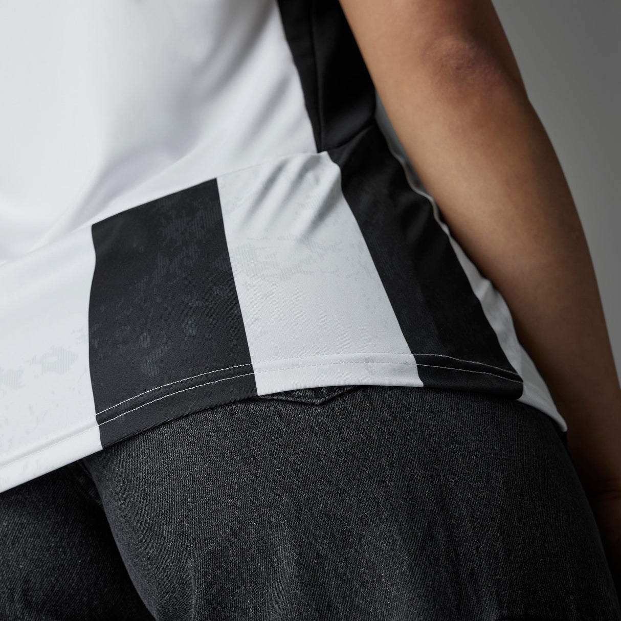 adidas Women's Juventus Home Jersey 24/25 - Best Buy Soccer