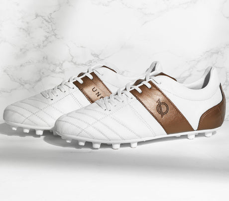 Botines de fútbol UNOZERO AG Black Modelo 1.0 - Blancos