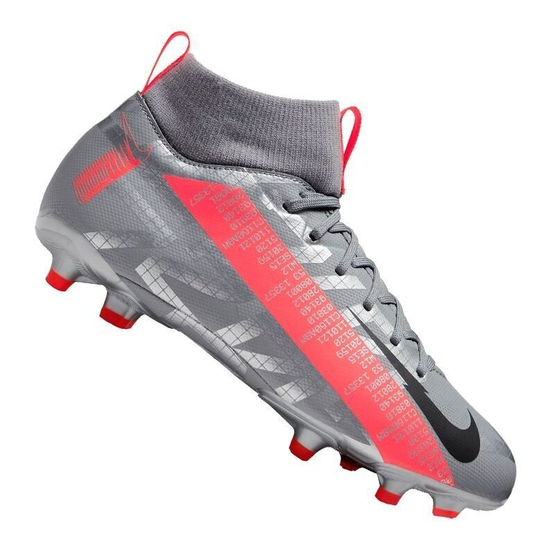 Tacos de fútbol Nike Superfly 7 Academy FG para jóvenes, plata metálico/rosa