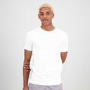 Camiseta New Balance Essentials con logotipo metálico