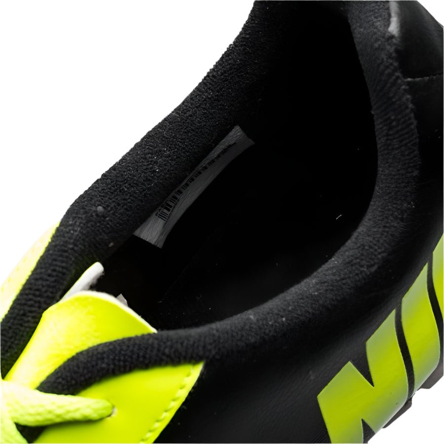 Nike JR Bomba II TF Turf Soccer Cleats - Volt/Grey/Black - Best Buy Soccer