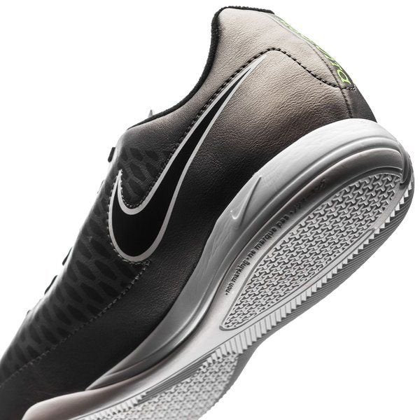 Nike JR Magista Onda IC Indoor Soccer Shoes - Metallic Pewter/Black/White - Best Buy Soccer