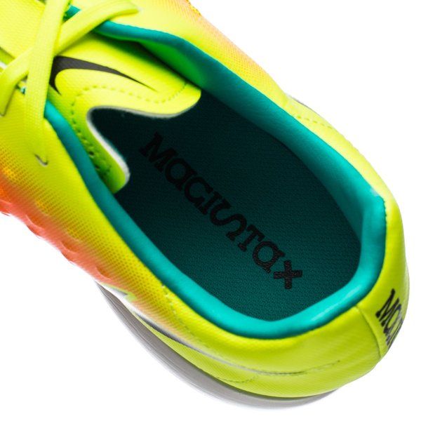 Nike Magista Onda II IC Indoor Soccer Shoes - Volt/Black/Orange/Clear Jade - Best Buy Soccer