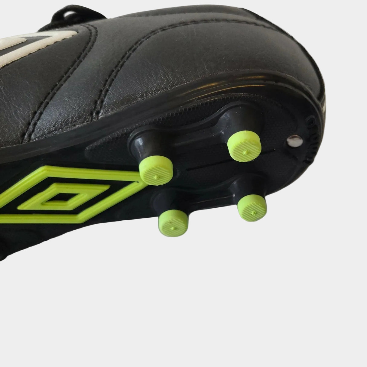 Umbro Speciali R CUP-J HG Hard Ground Soccer Cleats - Black/White