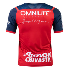 Camiseta de la tercera equipación de PUMA Chivas 22, color rojo y azul marino
