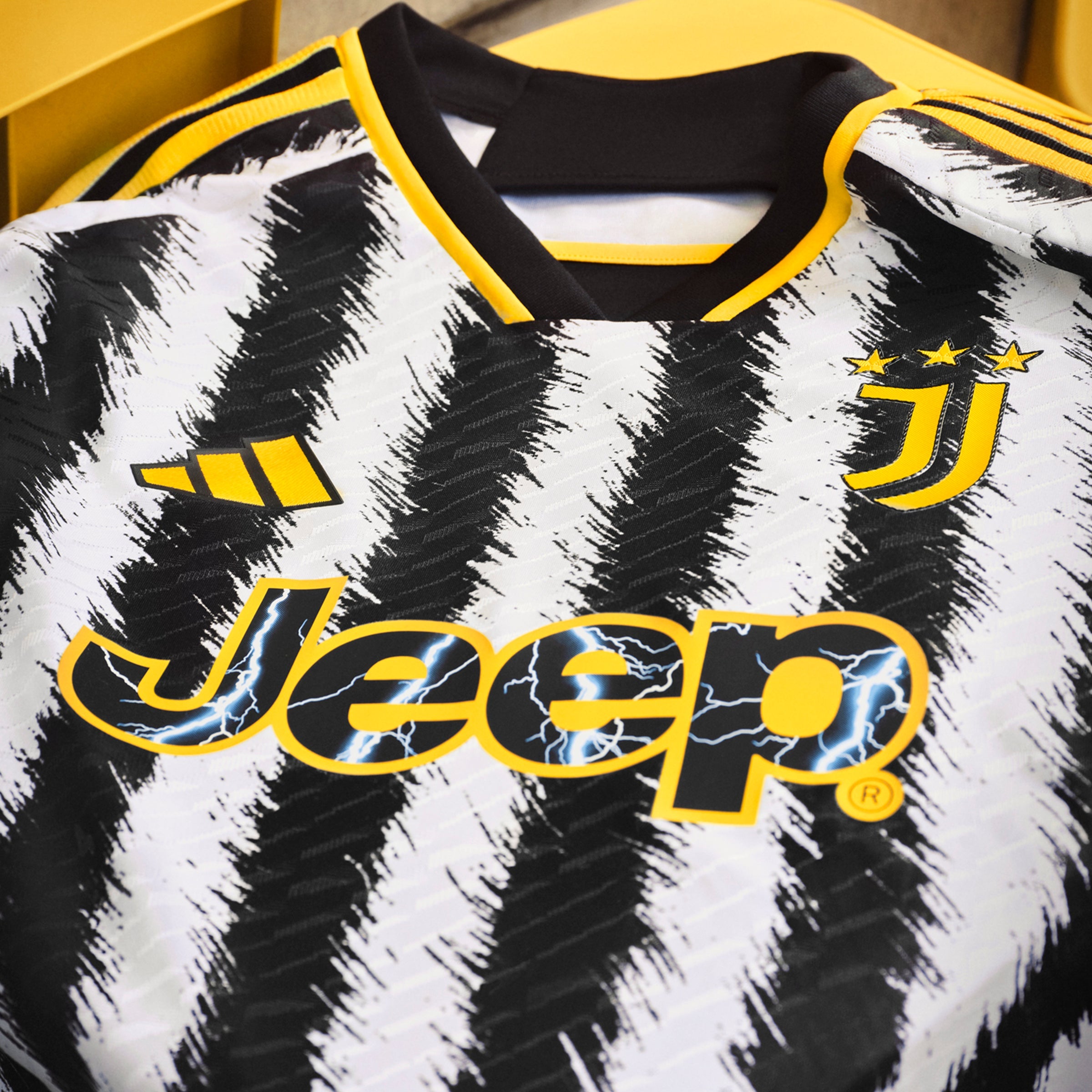 adidas Juventus Home Authentic Jersey 2023